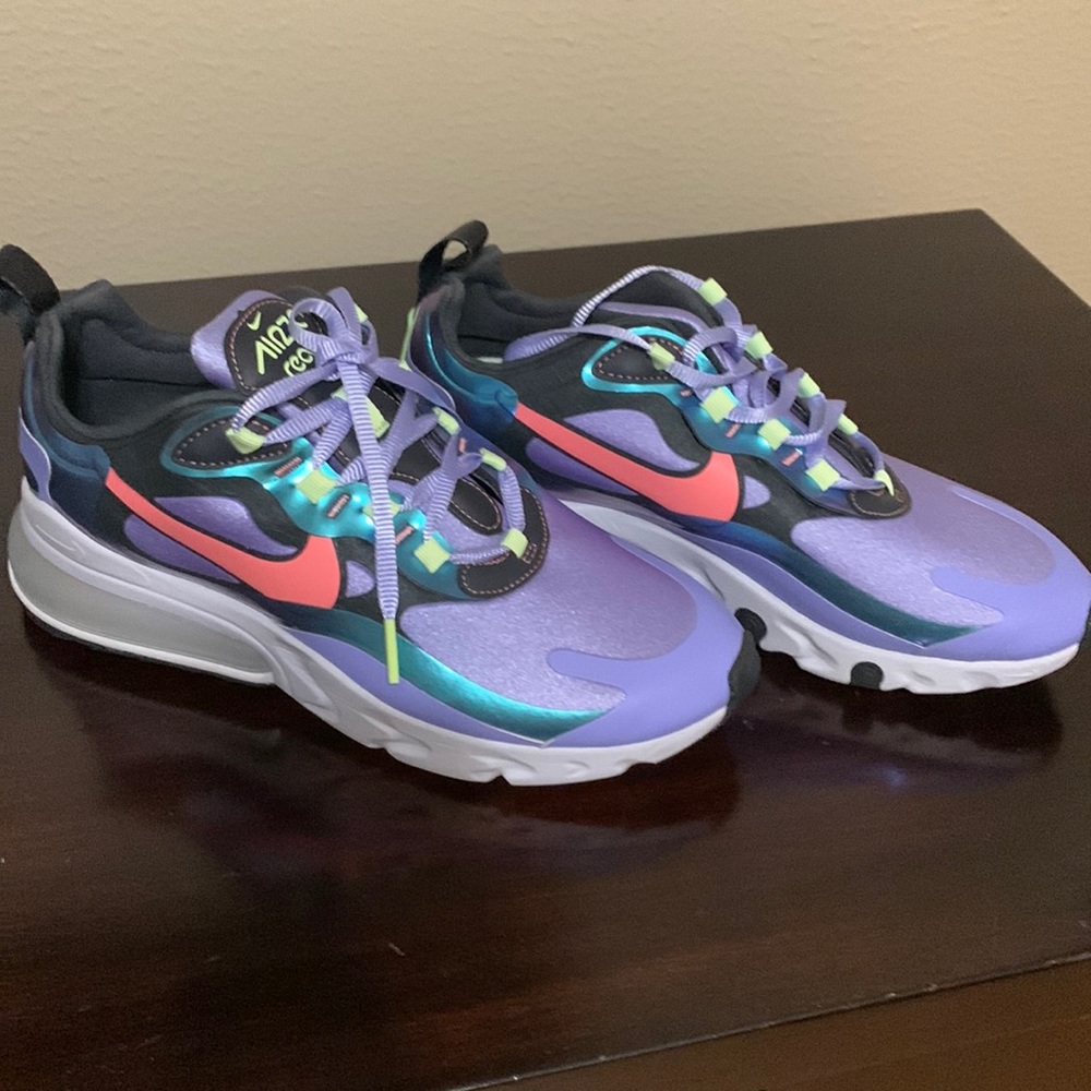 Nike React 270